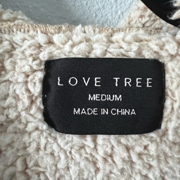 Love Tree Winter Vest - Picture 4 of 6